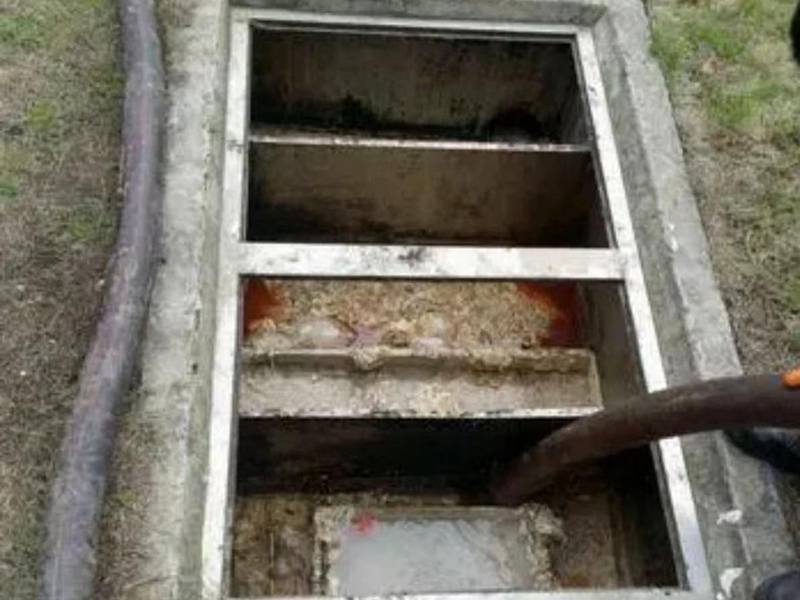 本号镇隔油池清理
