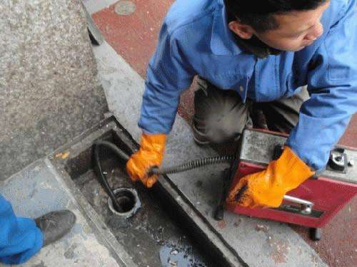 本号镇疏通下水道